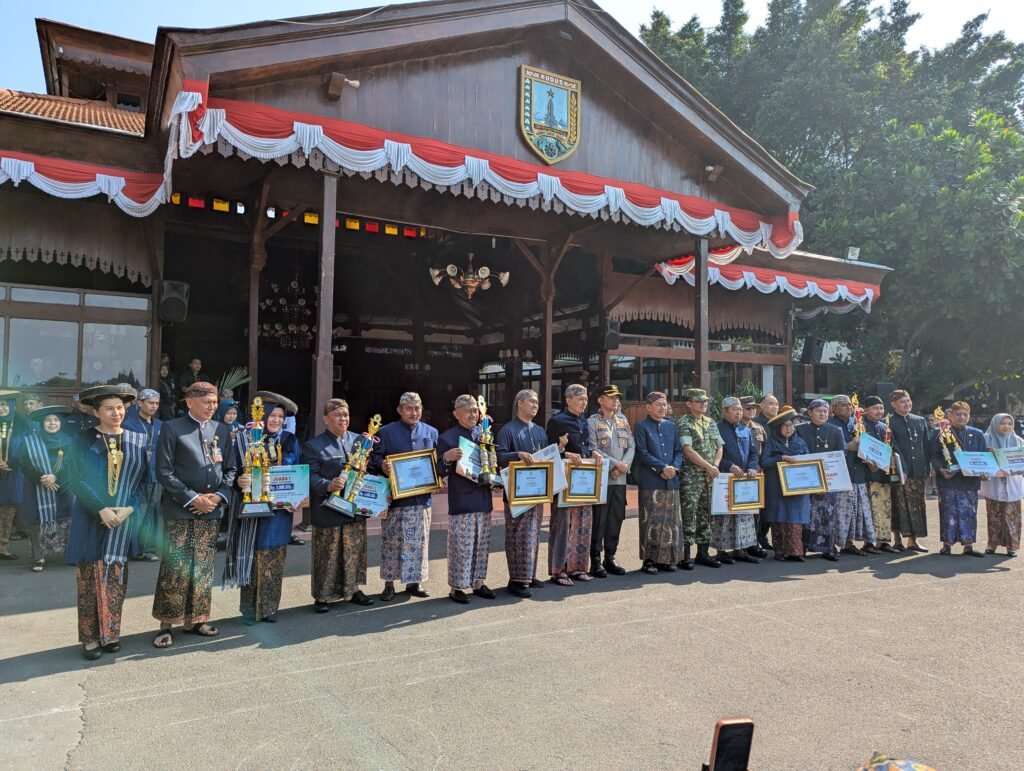 Gambar saat ini tidak memiliki teks alternatif (alt). Nama berkas: PXL_20260923_011029689.jpg-scaled.jpeg